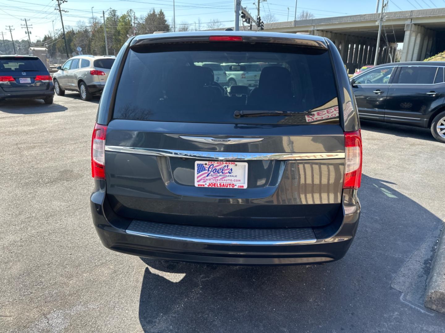 2014 Black Chrysler Town & Country (2C4RC1BG1ER) , located at 5700 Curlew Drive, Norfolk, VA, 23502, (757) 455-6330, 36.841885, -76.209412 - Photo#4